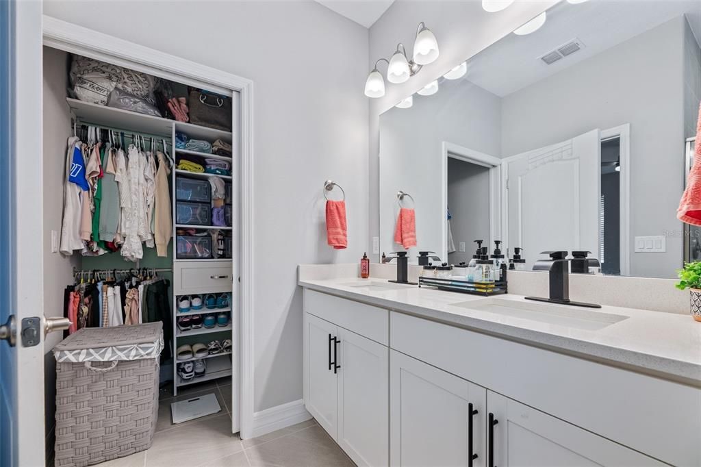 For Rent: $2,400 (4 beds, 2 baths, 1975 Square Feet)