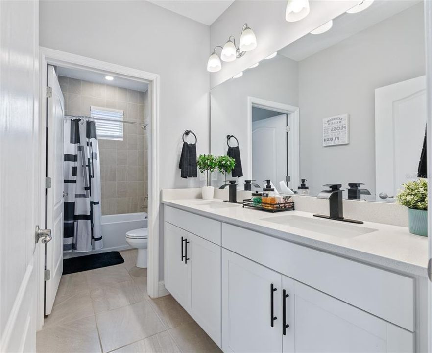 For Rent: $2,400 (4 beds, 2 baths, 1975 Square Feet)