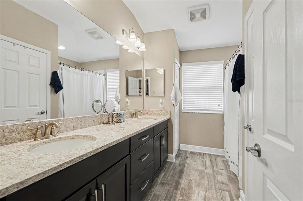 For Sale: $375,000 (3 beds, 2 baths, 2153 Square Feet)