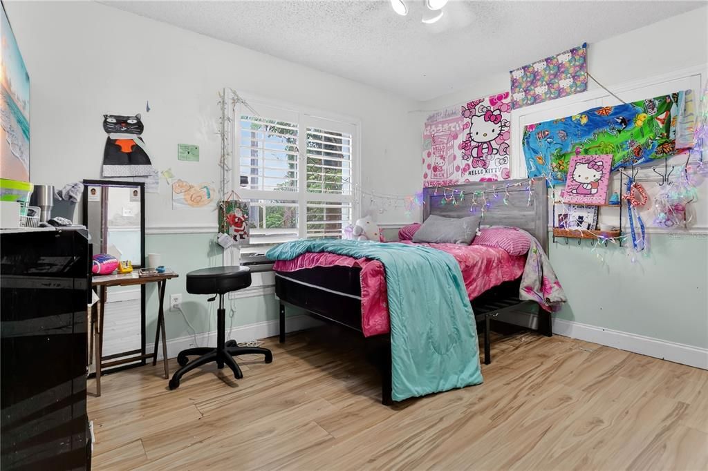 На продажу: $339,990 (3 спален, 2 ванн, 1444 Квадратных фут)