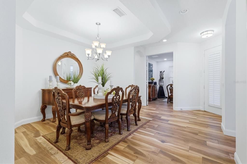 En Venta: $399,900 (3 camas, 2 baños, 1750 Pies cuadrados)
