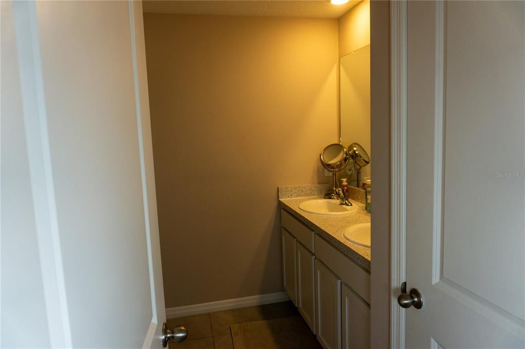 For Sale: $395,000 (5 beds, 3 baths, 2606 Square Feet)