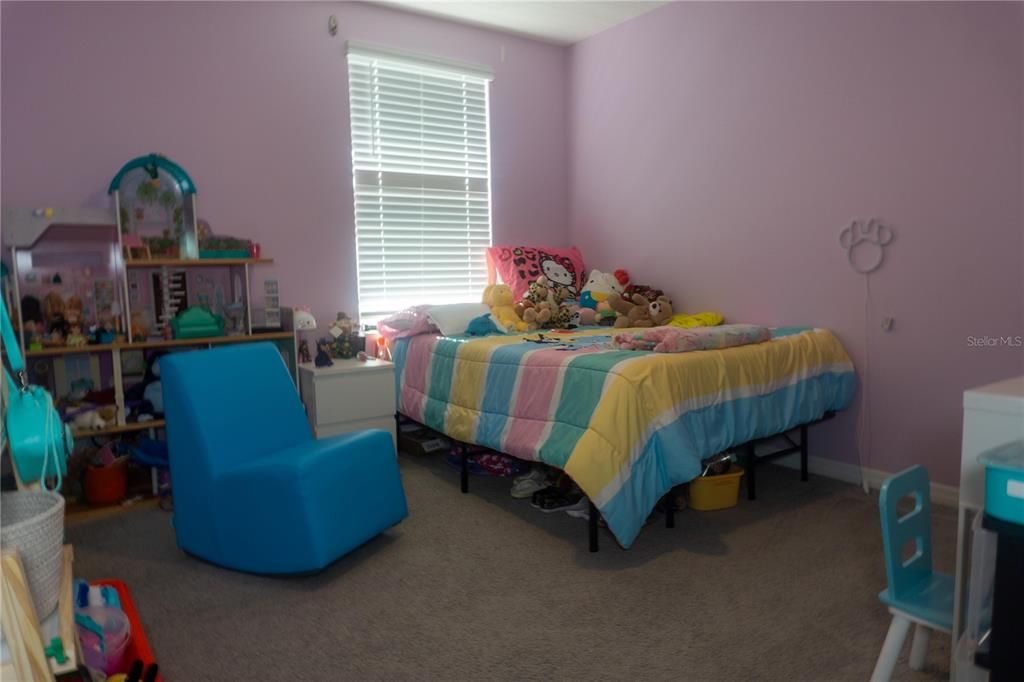 For Sale: $395,000 (5 beds, 3 baths, 2606 Square Feet)