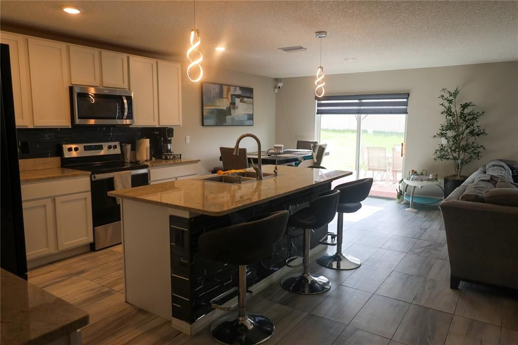 For Sale: $395,000 (5 beds, 3 baths, 2606 Square Feet)