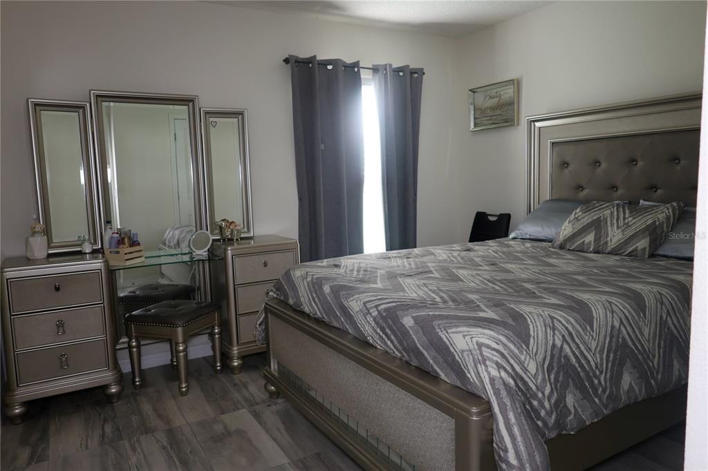 For Sale: $395,000 (5 beds, 3 baths, 2606 Square Feet)