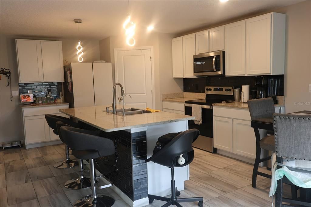 For Sale: $395,000 (5 beds, 3 baths, 2606 Square Feet)