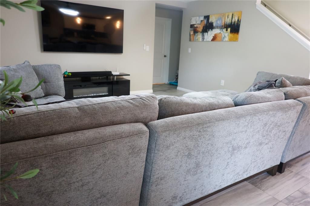 For Sale: $395,000 (5 beds, 3 baths, 2606 Square Feet)