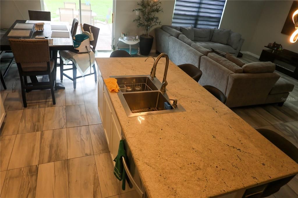 For Sale: $395,000 (5 beds, 3 baths, 2606 Square Feet)