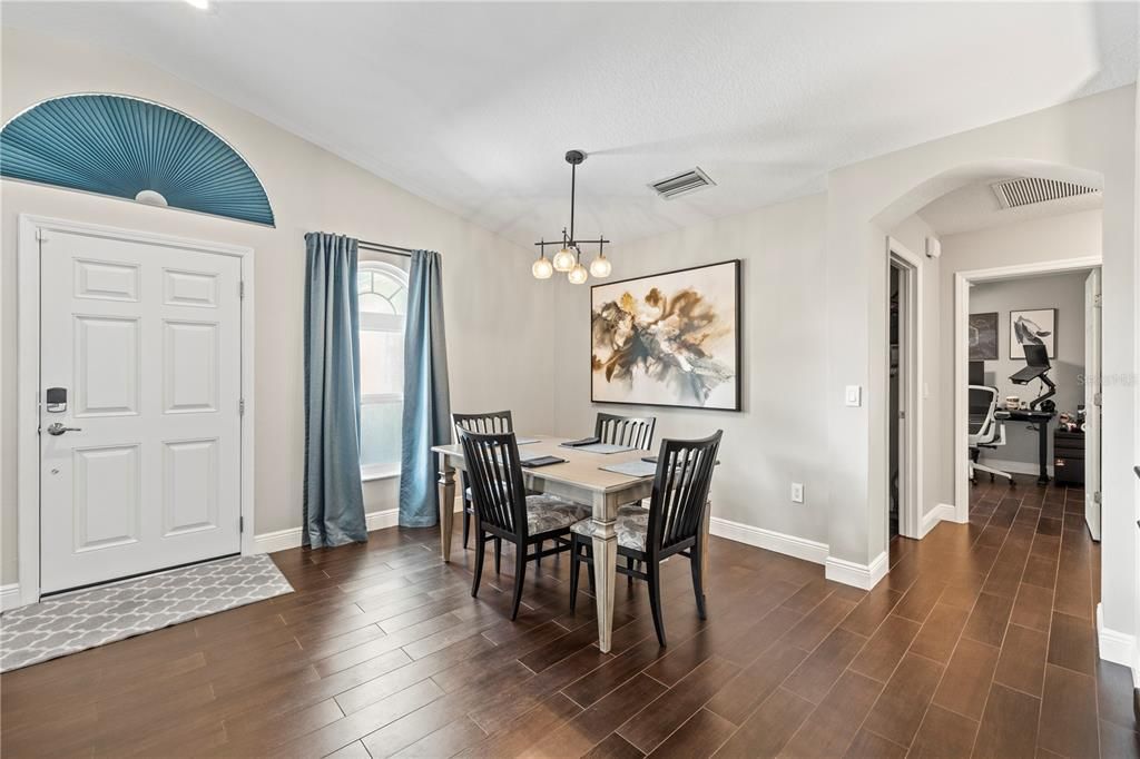 For Sale: $400,000 (3 beds, 2 baths, 1629 Square Feet)