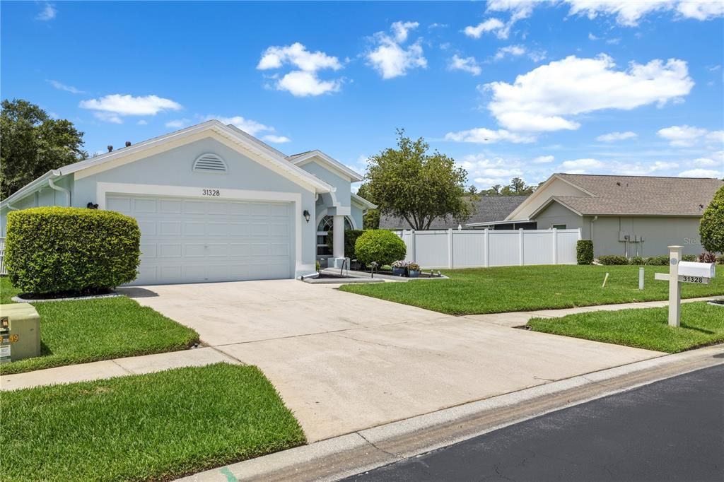 For Sale: $400,000 (3 beds, 2 baths, 1629 Square Feet)