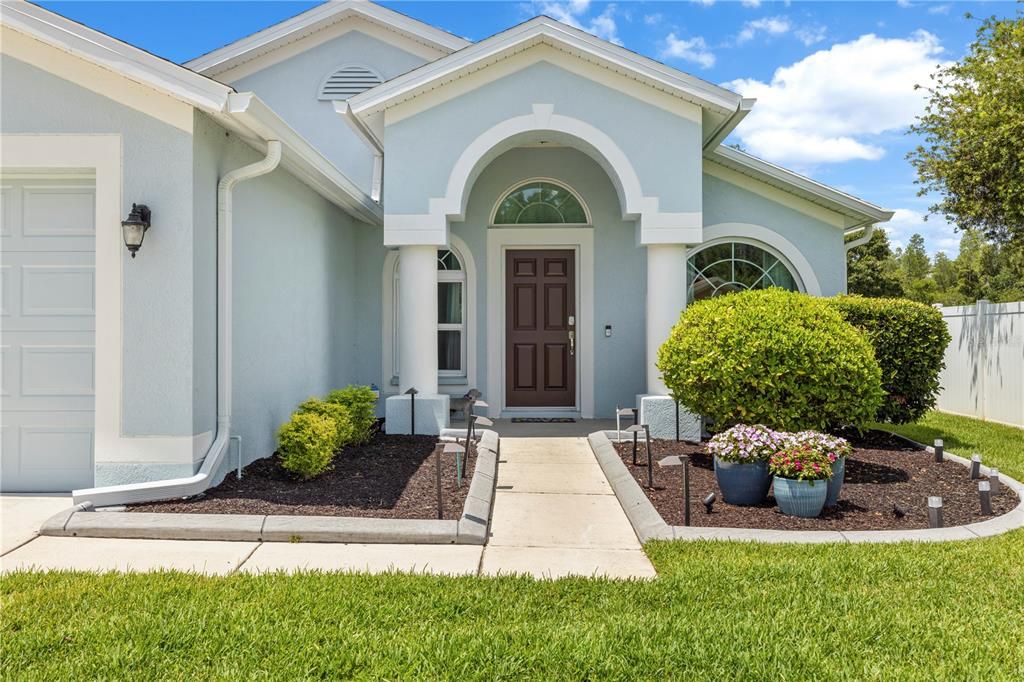 For Sale: $400,000 (3 beds, 2 baths, 1629 Square Feet)