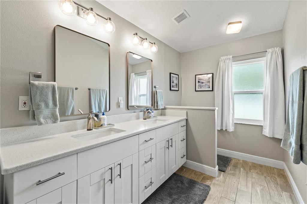 For Sale: $400,000 (3 beds, 2 baths, 1629 Square Feet)