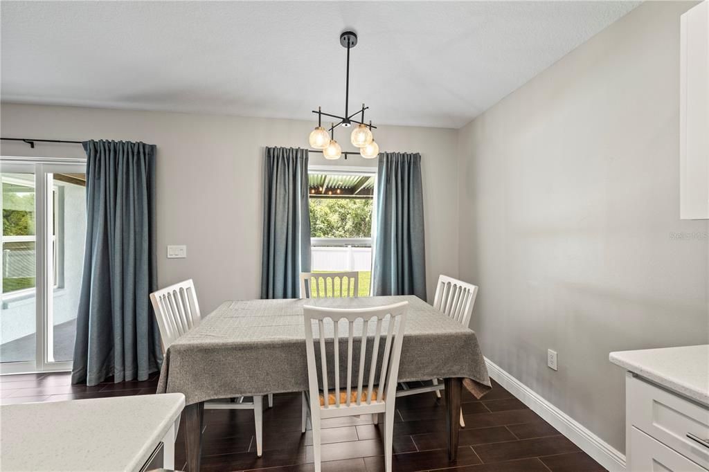 For Sale: $400,000 (3 beds, 2 baths, 1629 Square Feet)