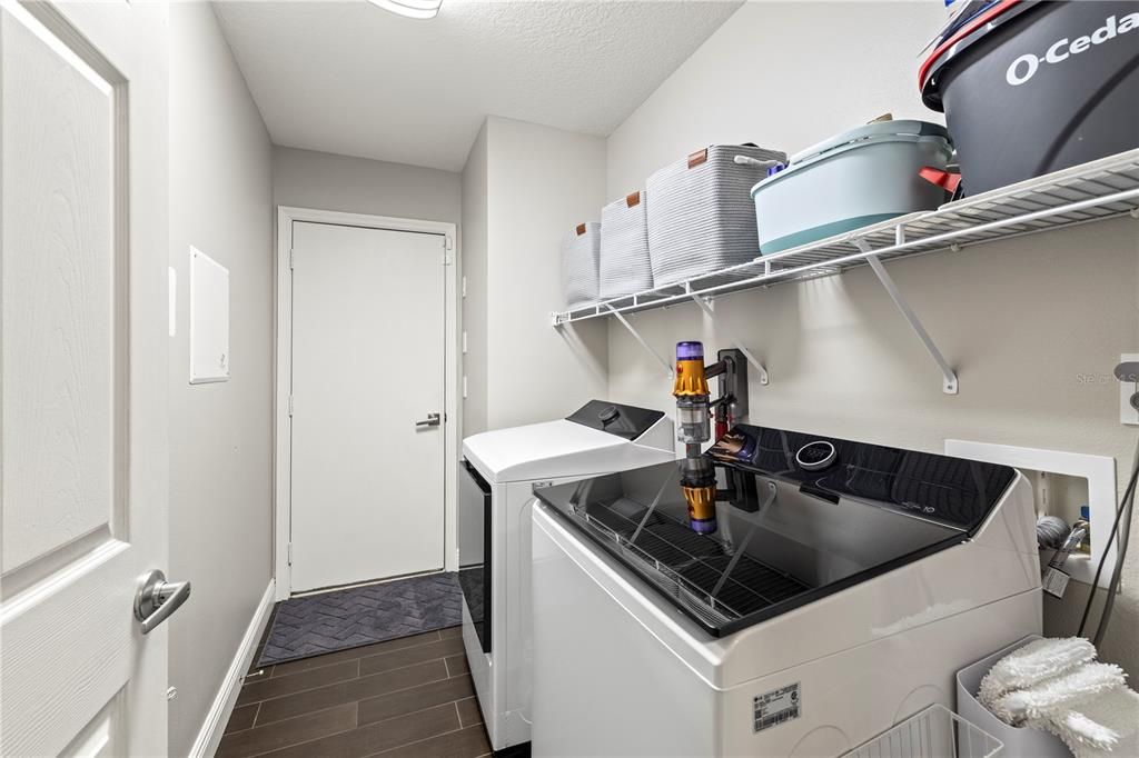 For Sale: $400,000 (3 beds, 2 baths, 1629 Square Feet)