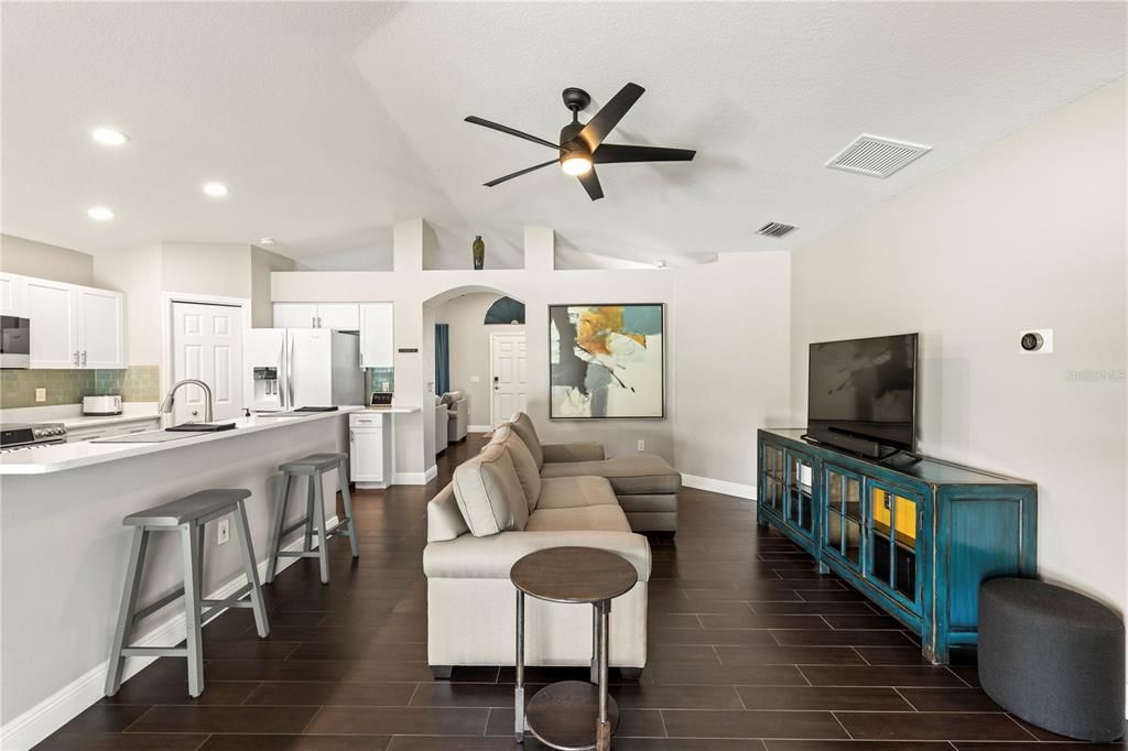 For Sale: $400,000 (3 beds, 2 baths, 1629 Square Feet)