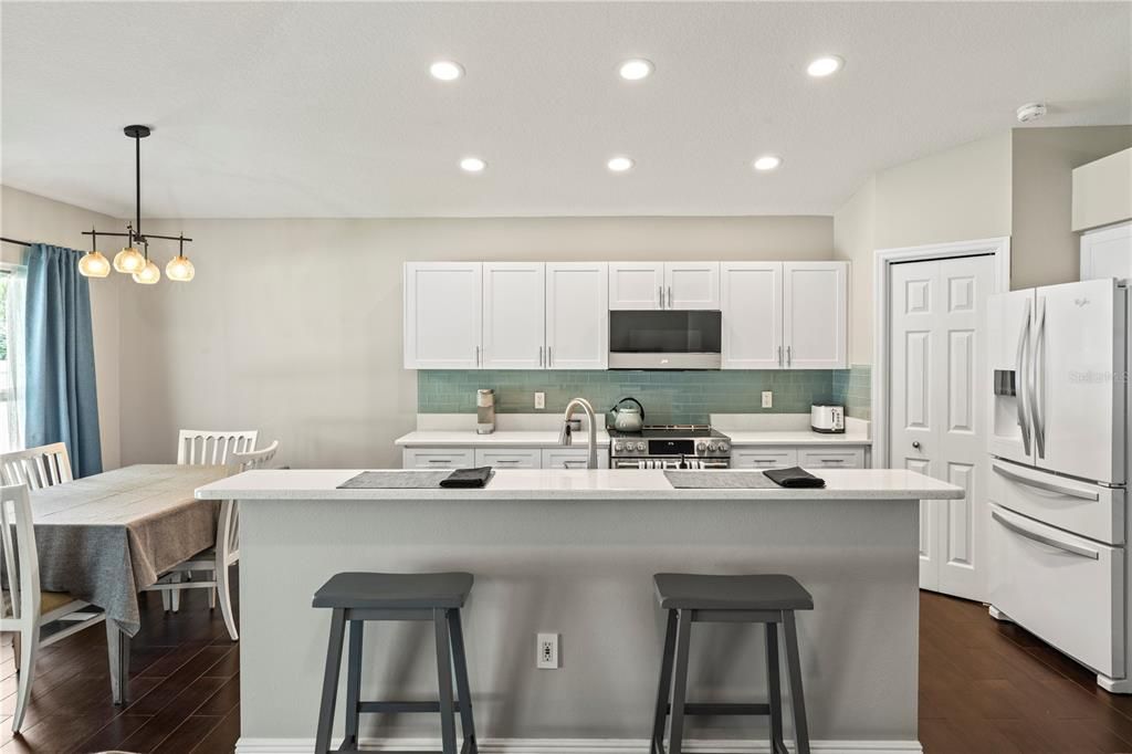 For Sale: $400,000 (3 beds, 2 baths, 1629 Square Feet)
