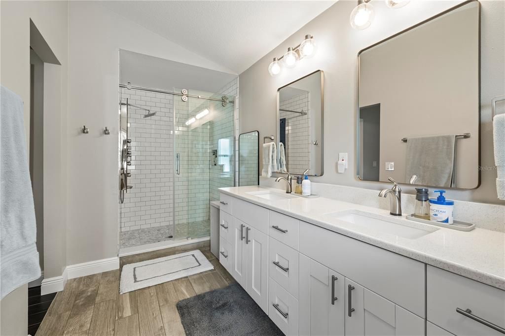 For Sale: $400,000 (3 beds, 2 baths, 1629 Square Feet)