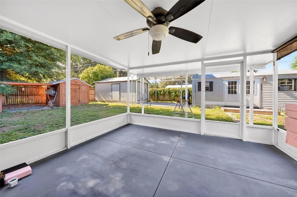For Sale: $260,000 (3 beds, 1 baths, 1114 Square Feet)