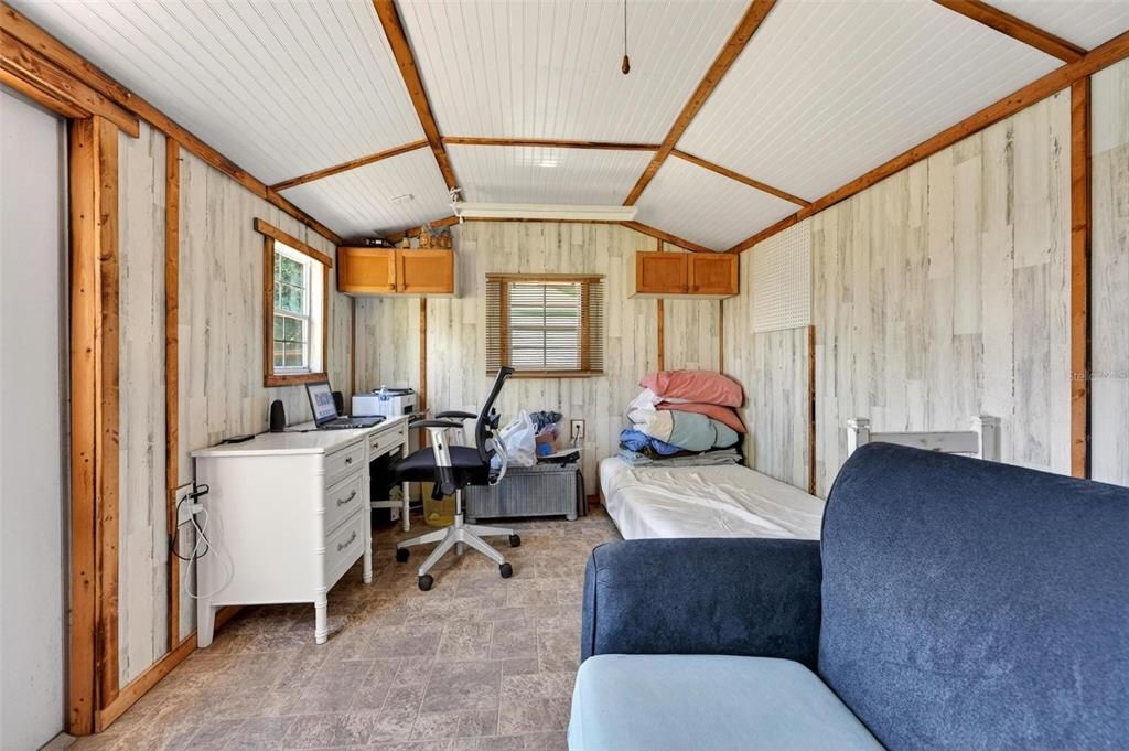 For Sale: $260,000 (3 beds, 1 baths, 1114 Square Feet)