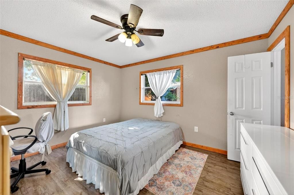 For Sale: $260,000 (3 beds, 1 baths, 1114 Square Feet)