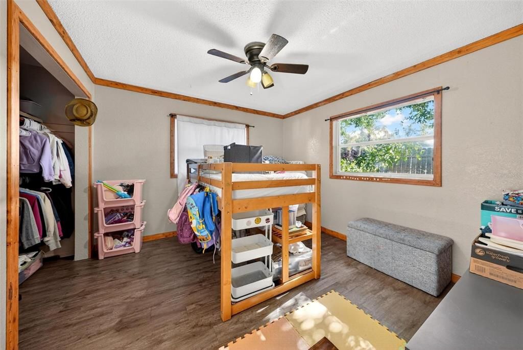 For Sale: $260,000 (3 beds, 1 baths, 1114 Square Feet)