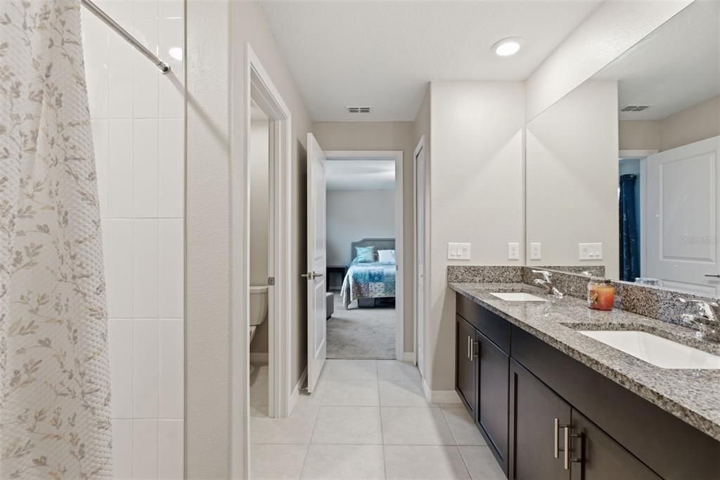 En Venta: $375,000 (4 camas, 2 baños, 2633 Pies cuadrados)