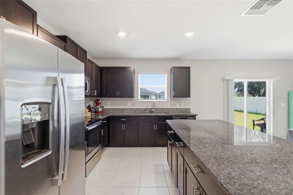 En Venta: $375,000 (4 camas, 2 baños, 2633 Pies cuadrados)