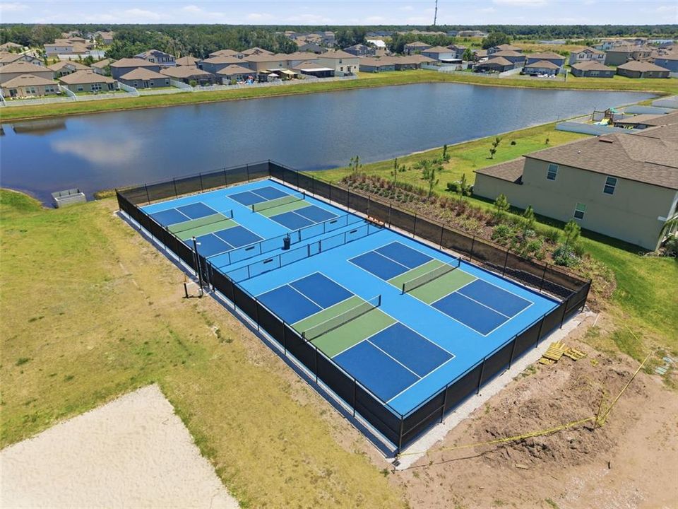En Venta: $375,000 (4 camas, 2 baños, 2633 Pies cuadrados)