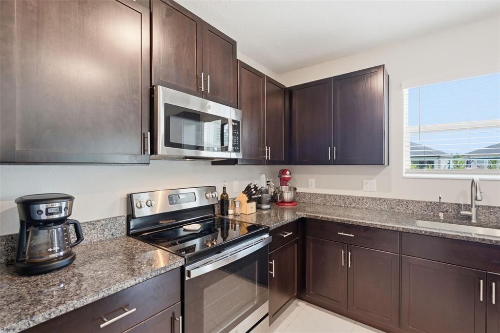 En Venta: $375,000 (4 camas, 2 baños, 2633 Pies cuadrados)