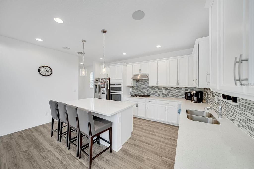 For Sale: $869,000 (4 beds, 3 baths, 3103 Square Feet)