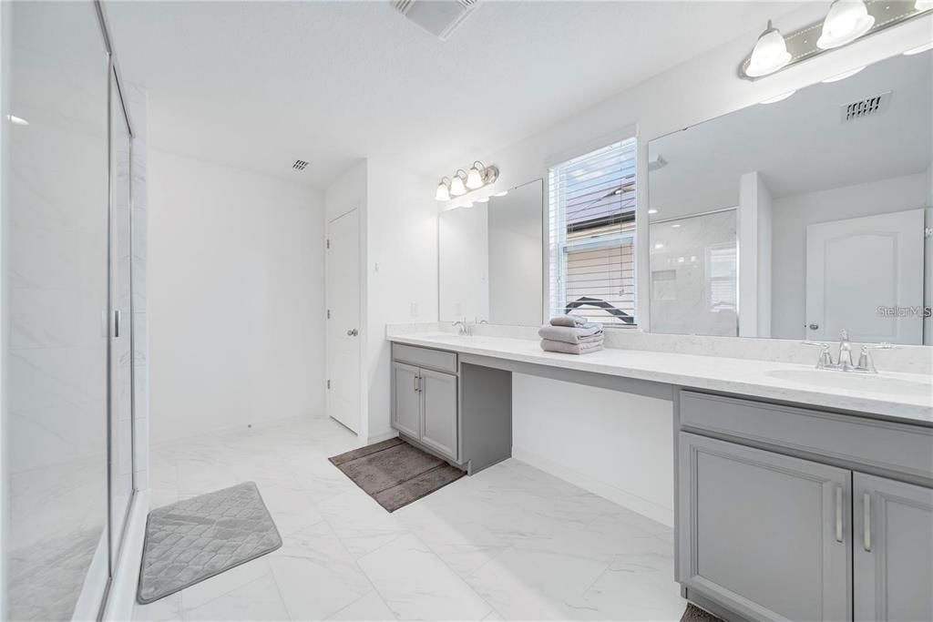 For Sale: $869,000 (4 beds, 3 baths, 3103 Square Feet)