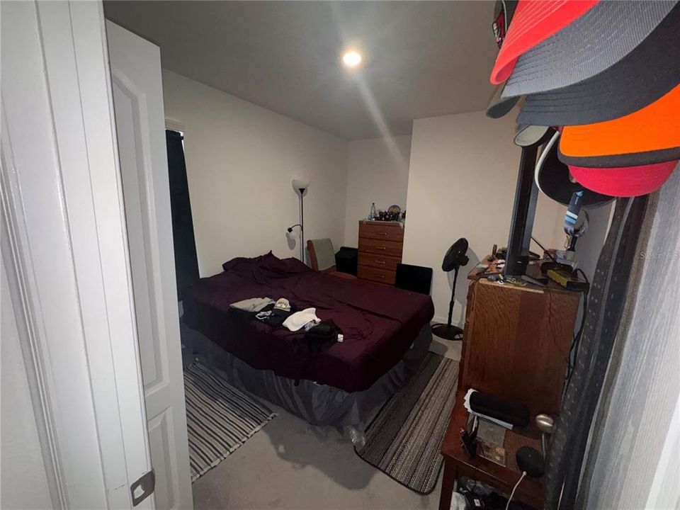 En Venta: $320,000 (4 camas, 2 baños, 1869 Pies cuadrados)