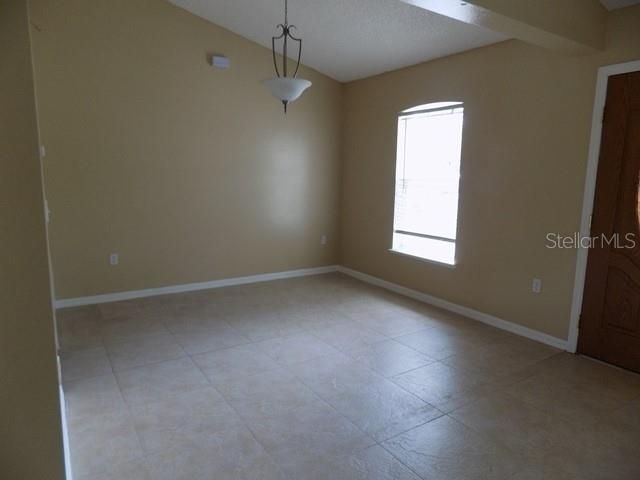 For Rent: $1,950 (3 beds, 2 baths, 1580 Square Feet)