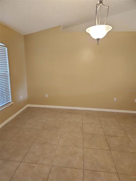 For Rent: $1,950 (3 beds, 2 baths, 1580 Square Feet)
