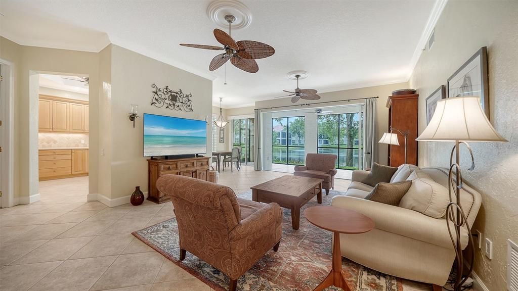 For Sale: $474,900 (2 beds, 2 baths, 1798 Square Feet)