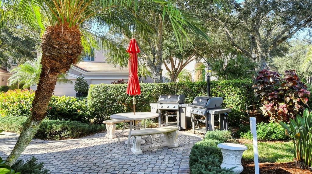 For Sale: $474,900 (2 beds, 2 baths, 1798 Square Feet)