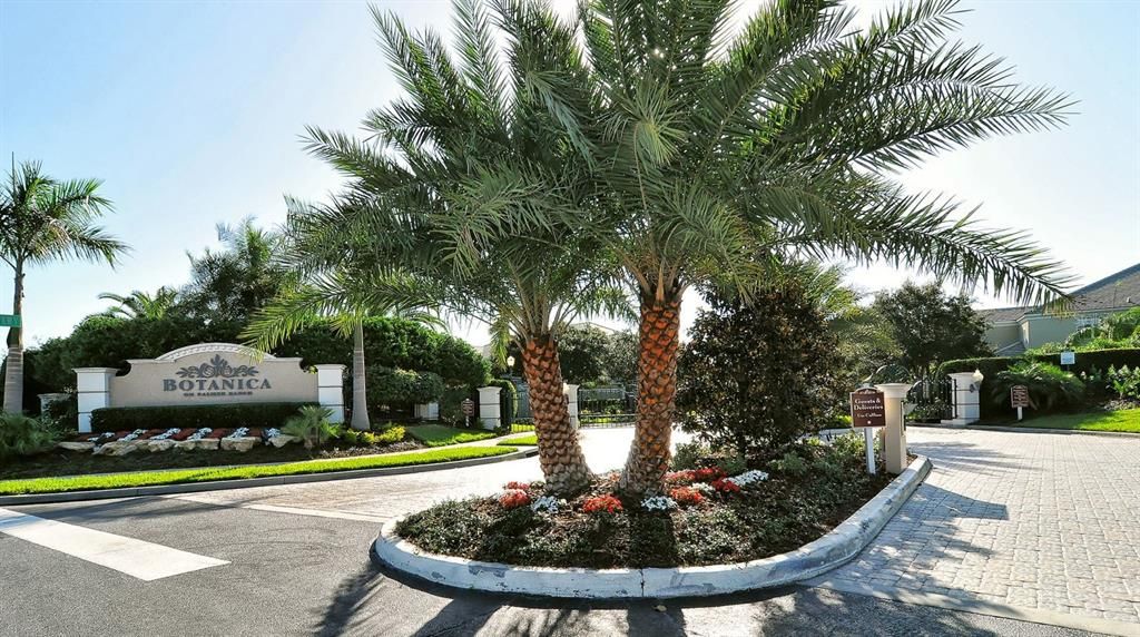 For Sale: $474,900 (2 beds, 2 baths, 1798 Square Feet)