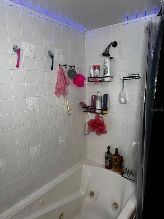В аренду: $1,800 (2 спален, 2 ванн, 1328 Квадратных фут)