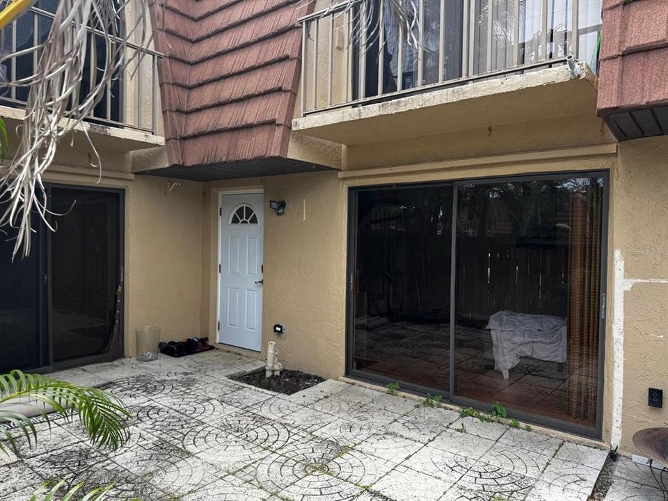 В аренду: $1,800 (2 спален, 2 ванн, 1328 Квадратных фут)
