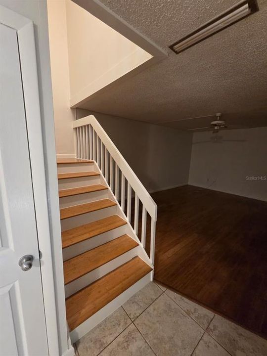 Active With Contract: $1,750 (2 beds, 1 baths, 1328 Square Feet)