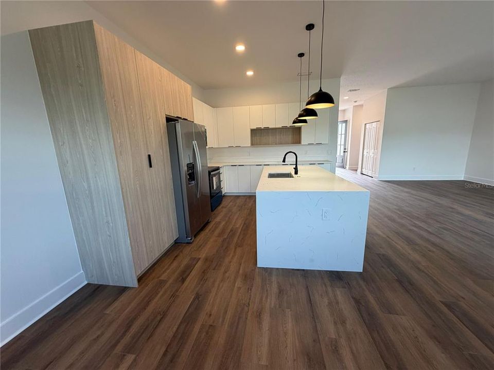 For Sale: $357,000 (4 beds, 3 baths, 1889 Square Feet)