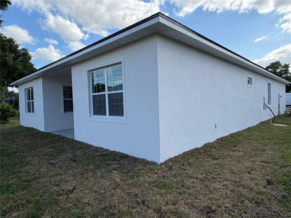 For Sale: $357,000 (4 beds, 3 baths, 1889 Square Feet)