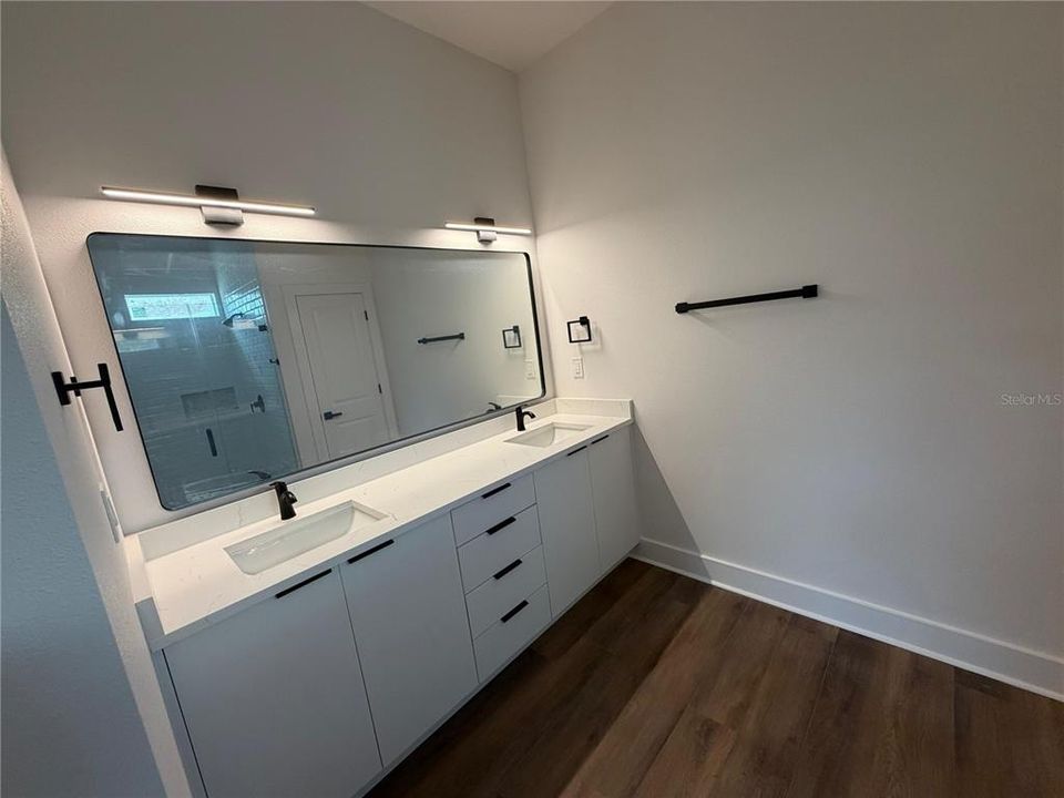 For Sale: $357,000 (4 beds, 3 baths, 1889 Square Feet)