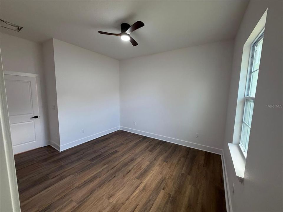 For Sale: $357,000 (4 beds, 3 baths, 1889 Square Feet)