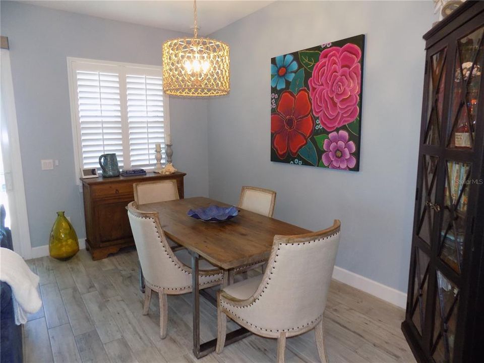 For Sale: $910,000 (4 beds, 3 baths, 1980 Square Feet)