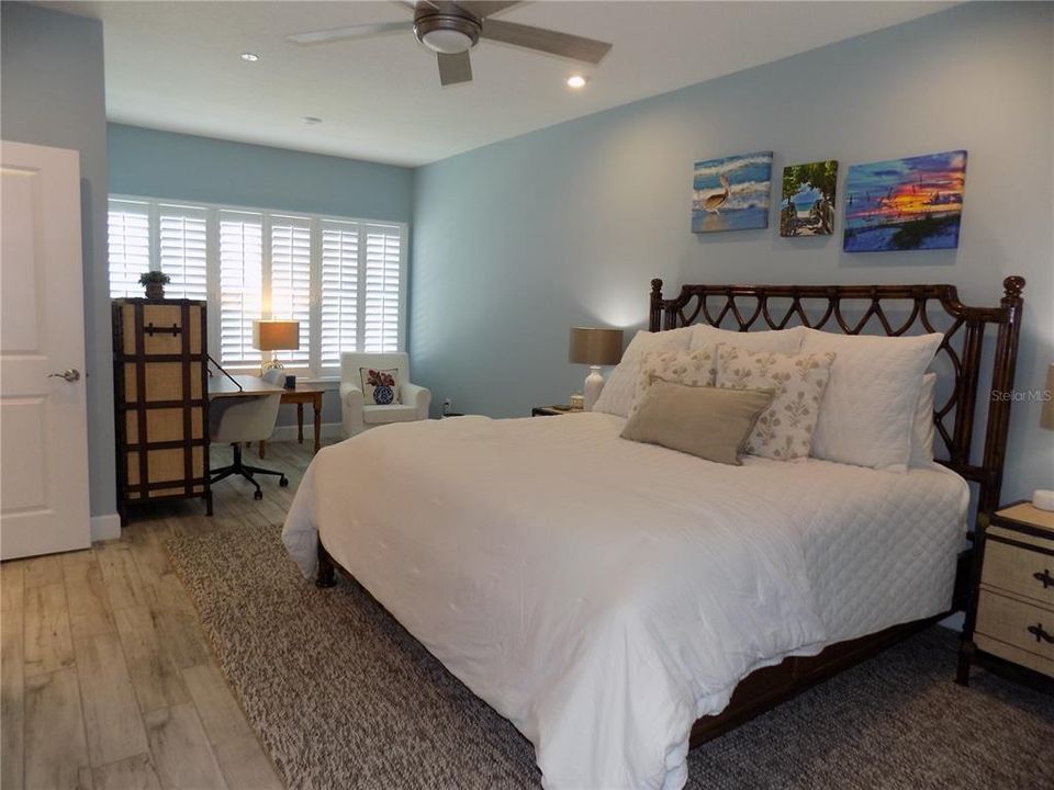 For Sale: $910,000 (4 beds, 3 baths, 1980 Square Feet)