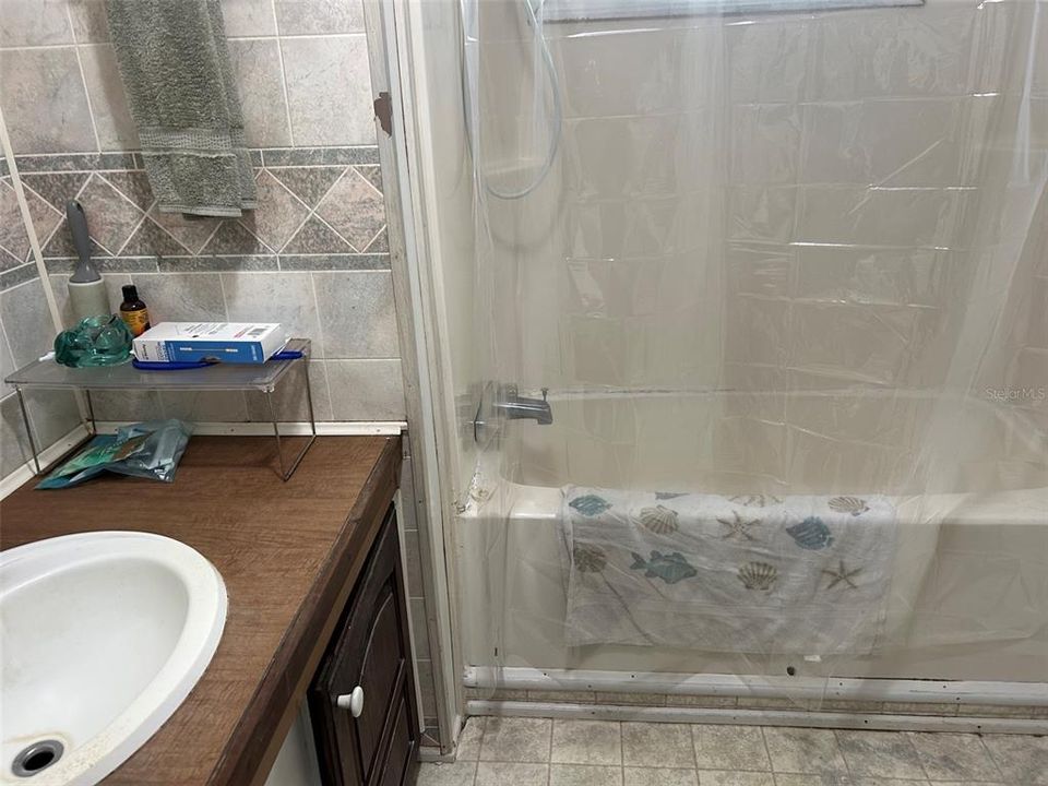 For Sale: $80,000 (2 beds, 1 baths, 672 Square Feet)