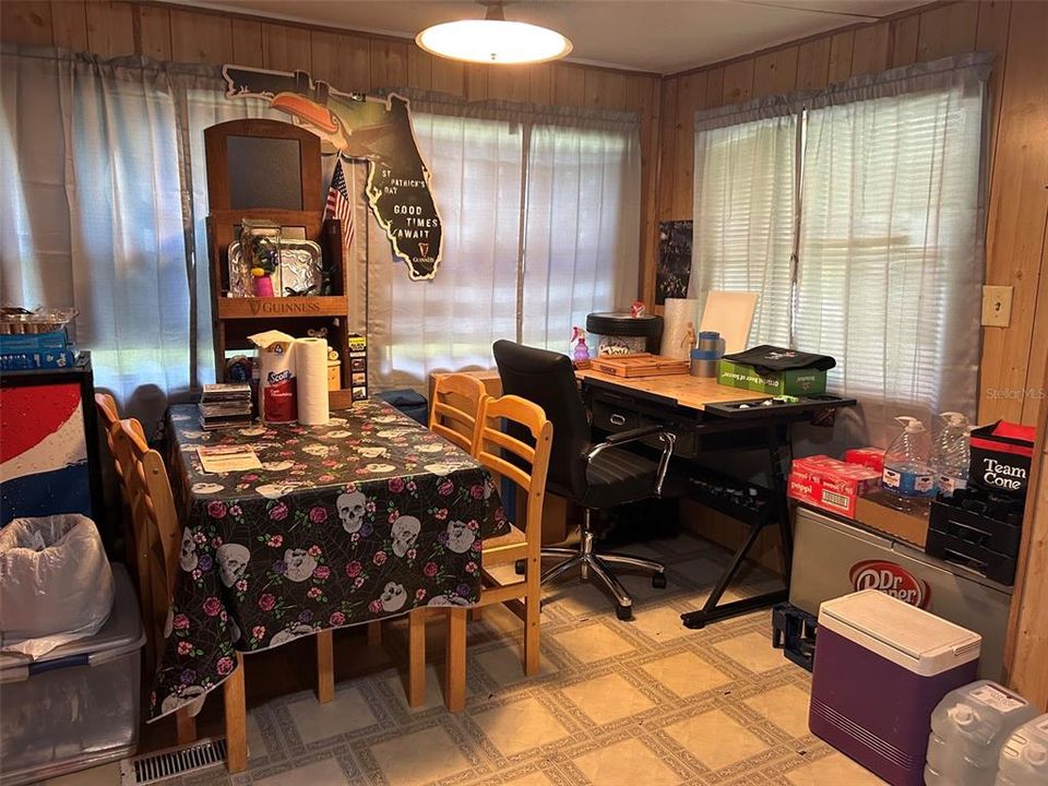 For Sale: $80,000 (2 beds, 1 baths, 672 Square Feet)