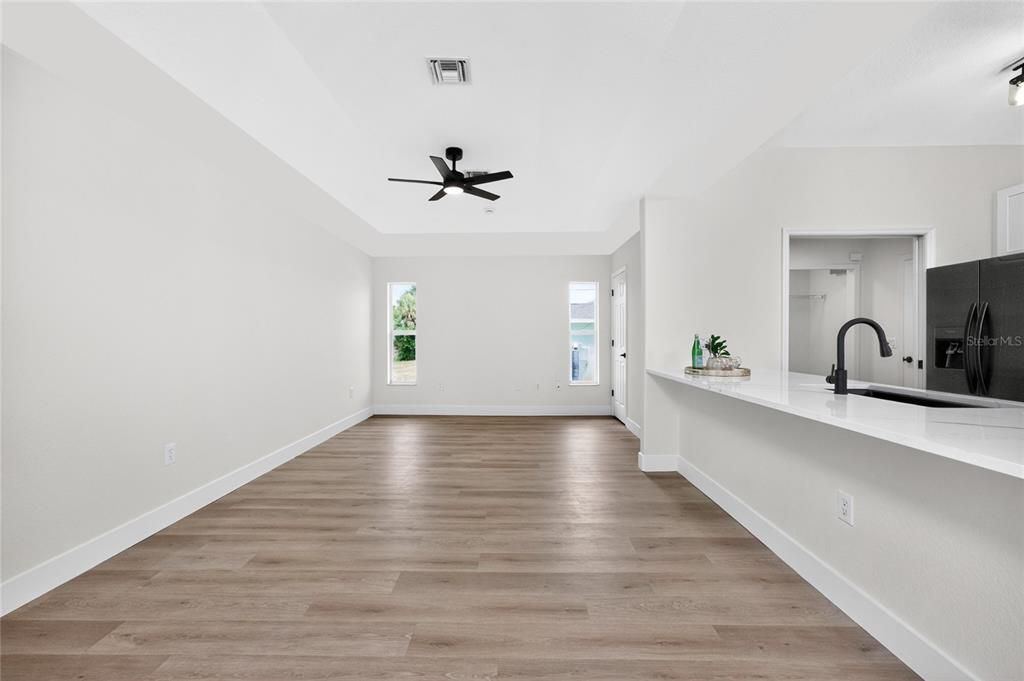 For Sale: $420,000 (3 beds, 2 baths, 1545 Square Feet)