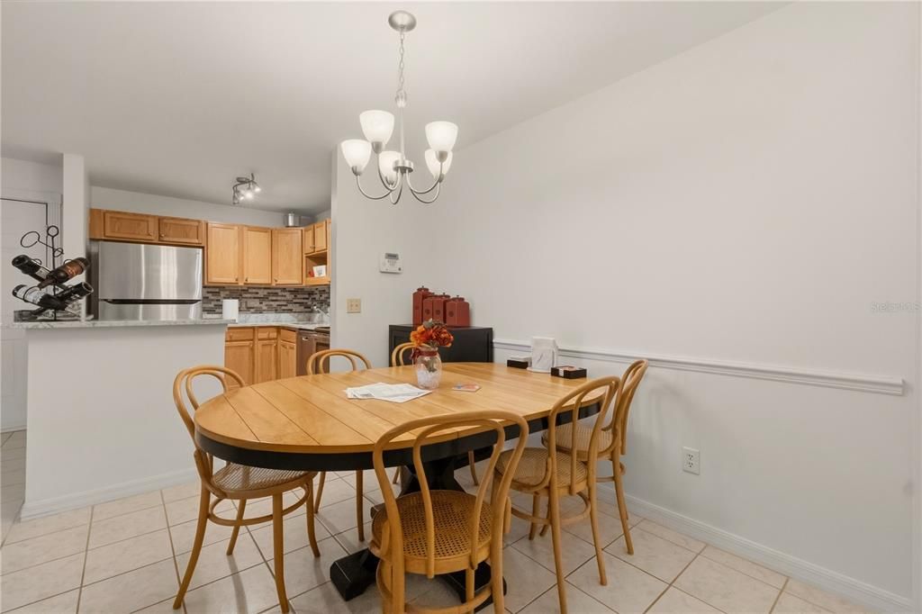 На продажу: $179,999 (3 спален, 2 ванн, 1081 Квадратных фут)